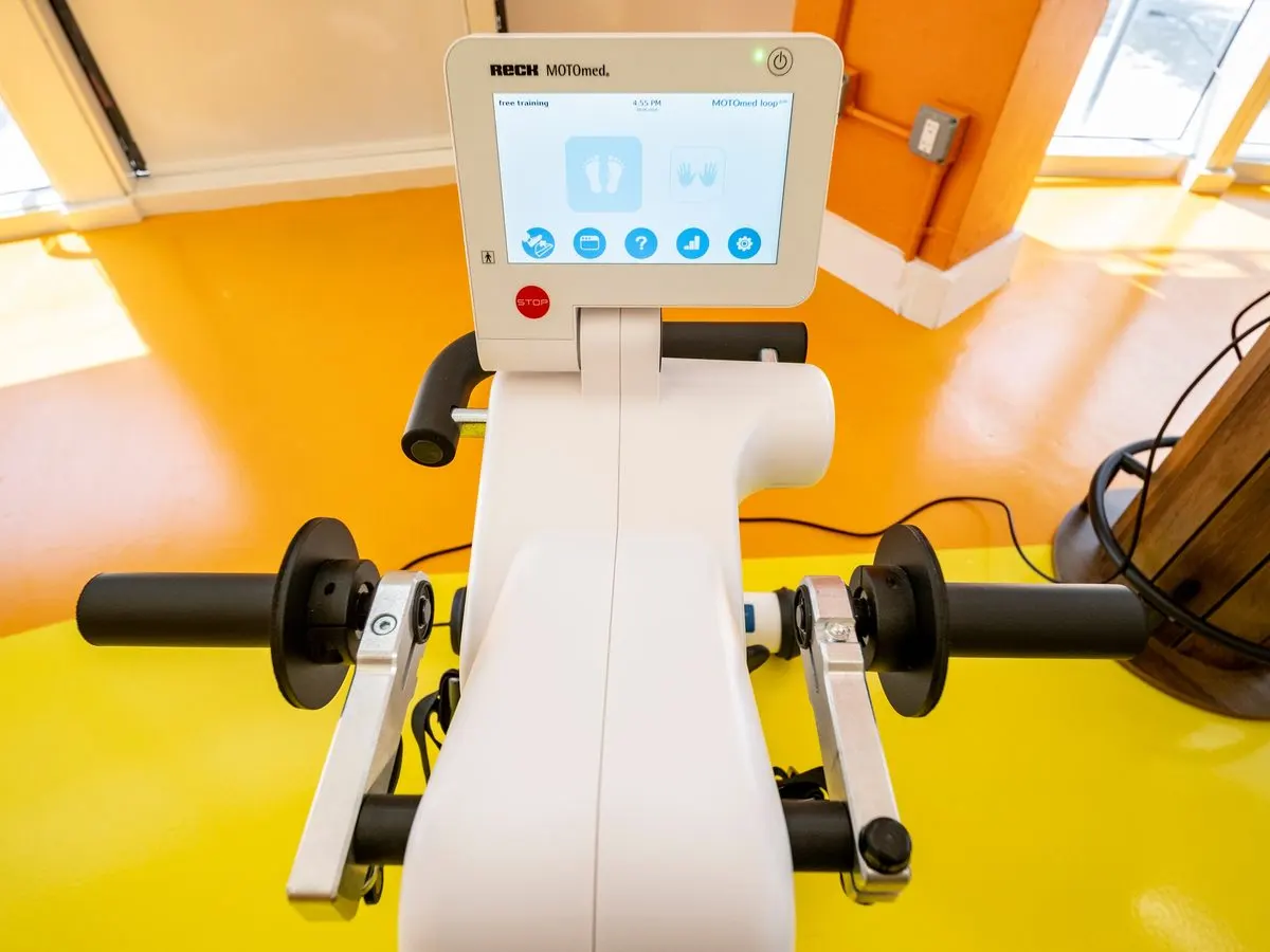 RT 300 FES cycling equipment for strength and endurance therapy